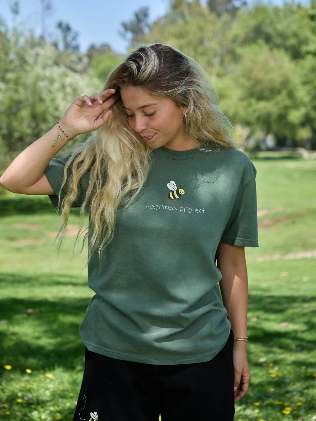 Bee Kind T-Shirt - Image 4